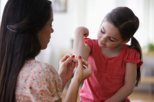 Caring for Minor Wounds: Essential Cleaning, Dressing, and Care